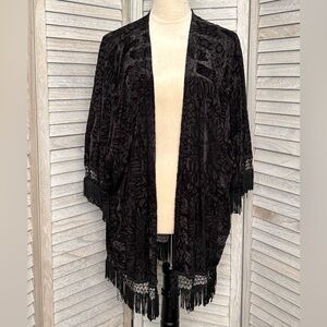 Vintage TORRID Women’s 1X Burnt-Out Velvet Kimono Jacket style Black w/ Fringe
